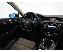 Volkswagen Passat 2.0 TDI 110kW - 9