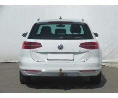 Volkswagen Passat 2.0 TDI 110kW - 6