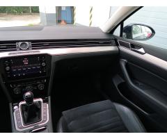 Volkswagen Passat 2.0 TDI 110kW - 11