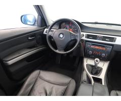 BMW Řada 3 325 i 160kW - 11