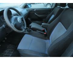 Volkswagen Golf 1.6 74kW - 16