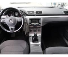 Volkswagen Passat 2.0 TDI 103kW - 10