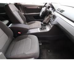 Volkswagen Passat 2.0 TDI 103kW - 12