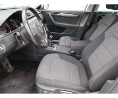 Volkswagen Passat 2.0 TDI 103kW - 16