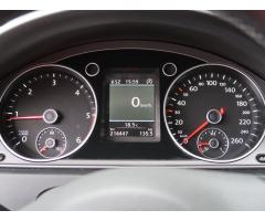 Volkswagen Passat 2.0 TDI 103kW - 17