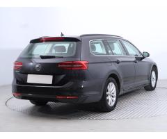 Volkswagen Passat 1.6 TDI 88kW - 7