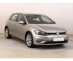 Volkswagen Golf Variant R-Line mHEV DSG Zlevněno o 16 000 Kč