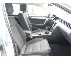 Volkswagen Passat 2.0 TDI 110kW - 12