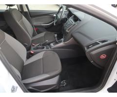 Ford Focus 1.6 i 77kW - 12