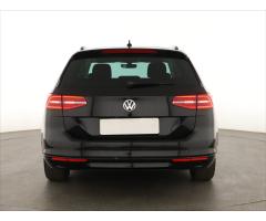 Volkswagen Passat 2.0 TDI 110kW - 6