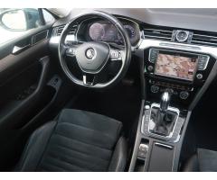 Volkswagen Passat 2.0 TDI 110kW - 9