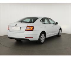 Škoda Octavia 1.6 TDI 85kW - 9