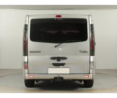 Renault Trafic 2.5 dCi  99kW - 6