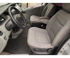 Renault Trafic 2.5 dCi  99kW - 15