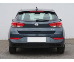 Hyundai i30 1.5 DPI 81kW - 6