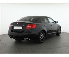 Suzuki Kizashi 2.4 VVT 131kW - 8