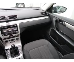 Volkswagen Passat 1.6 TDI 77kW - 11