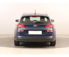 Hyundai i30 1.6 CRDi 81kW - 6