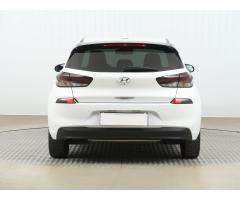 Hyundai i30 1.6 CRDi 81kW - 6