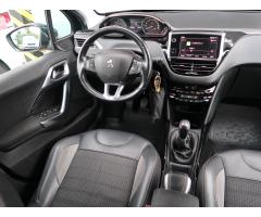 Peugeot 2008 1.2 PureTech 61kW - 9