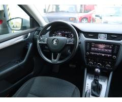 Škoda Octavia 2.0 TDI 110kW - 9