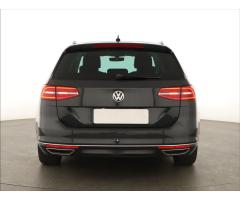 Volkswagen Passat 2.0 TDI 140kW - 6