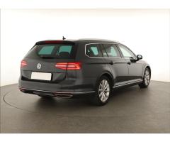 Volkswagen Passat 2.0 TDI 140kW - 7