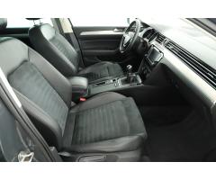 Volkswagen Passat 2.0 TDI 140kW - 10