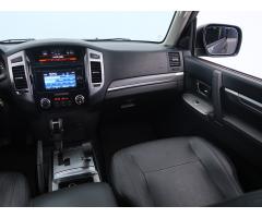 Mitsubishi Pajero 3.2 DI-D 140kW - 11