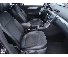 Volkswagen Passat 2.0 TDI 103kW - 12