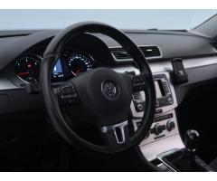 Volkswagen Passat 2.0 TDI 103kW - 25