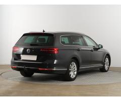 Volkswagen Passat 2.0 TDI 110kW - 7