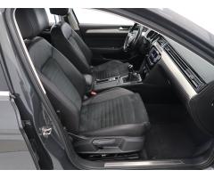 Volkswagen Passat 2.0 TDI 110kW - 12