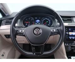 Volkswagen Passat 2.0 TDI 110kW - 26