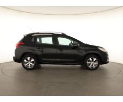 Peugeot 2008 1.2 PureTech 60kW - 8