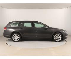 Volkswagen Passat 2.0 TDI 110kW - 8