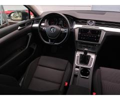 Volkswagen Passat 2.0 TDI 110kW - 9