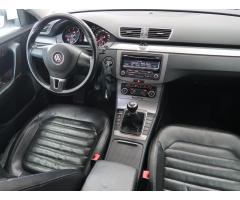 Volkswagen Passat 1.6 TDI 77kW - 9