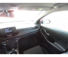 Hyundai i30 1.6 CRDi 85kW - 11