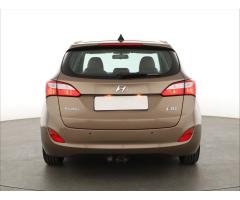 Hyundai i30 1.6 MPI 88kW - 6