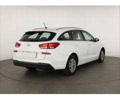 Hyundai i30 1.6 CRDi 81kW - 7