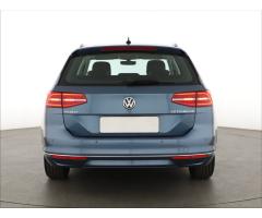 Volkswagen Passat 2.0 TDI 110kW - 6