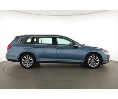 Volkswagen Passat 2.0 TDI 110kW - 8