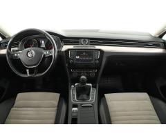 Volkswagen Passat 2.0 TDI 110kW - 9