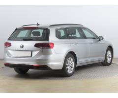 Volkswagen Passat 2.0 TDI 110kW - 7