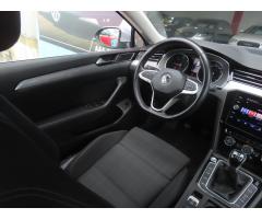 Volkswagen Passat 2.0 TDI 110kW - 9