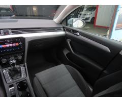 Volkswagen Passat 2.0 TDI 110kW - 11