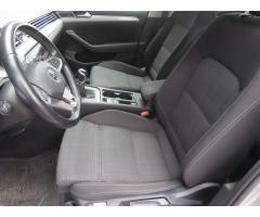 Volkswagen Passat 2.0 TDI 110kW - 16