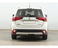 Mitsubishi Outlander 2.2 DI-D 110kW - 6