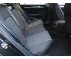 Volkswagen Passat 1.6 TDI 88kW - 13